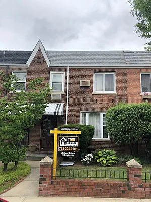 Sold by Alexiou Realty | media 1