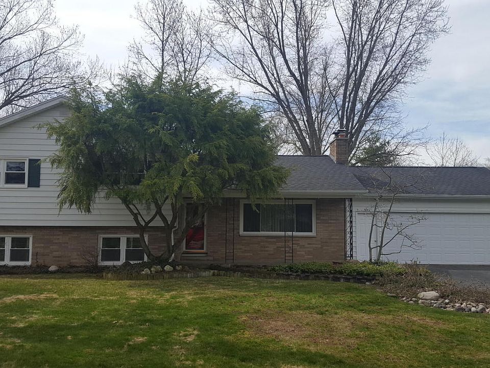 1st image of 606 Larkspur Ave