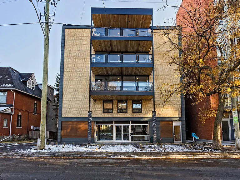 330 McLeod St — Photo 14