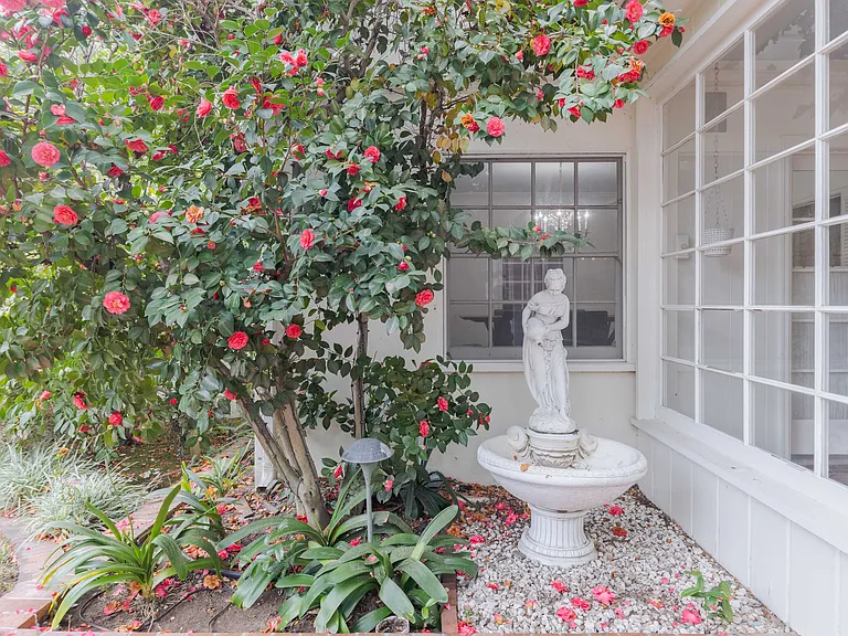 2150 S El Molino Ave — Photo 51