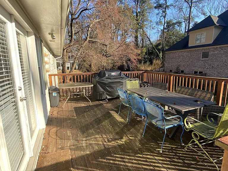 4975 Lake Forrest Dr — Photo 15