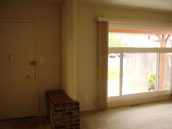 4th image of 9152 Rosewood Dr
