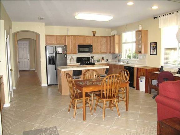 Dining/ Kitchen