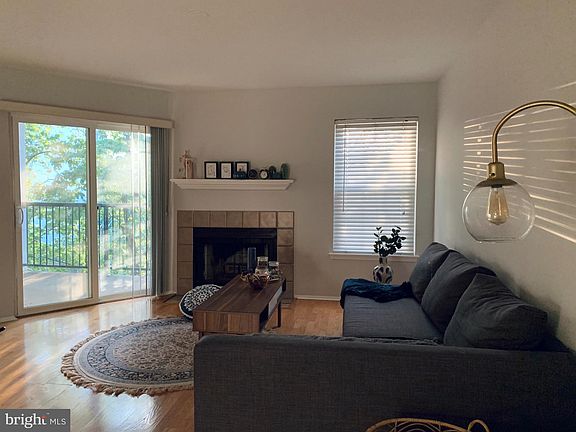 3rd image of 3307 Wyndham Cres #3167