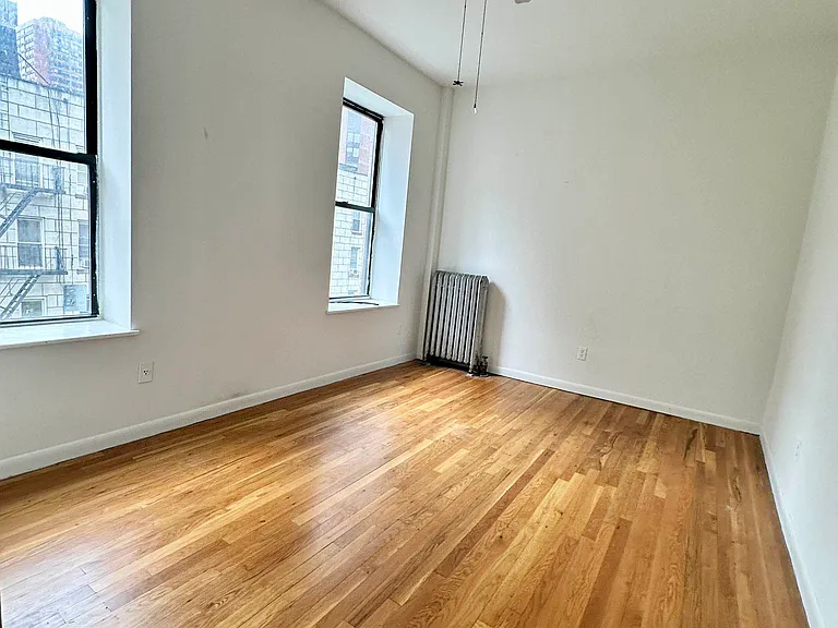170 E 91st St #4E — Photo 6