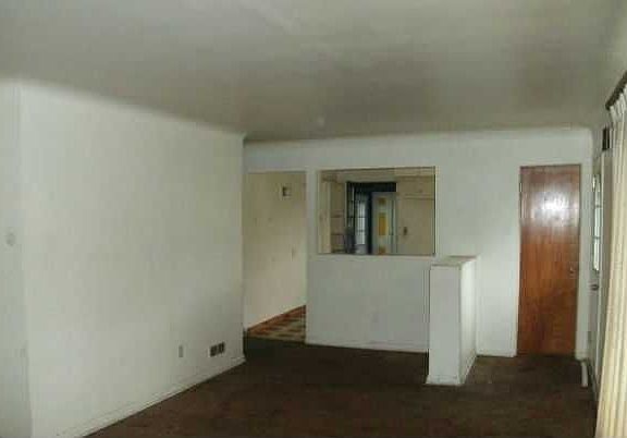 4th image of 3810 Egan St