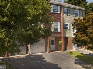18 Martine Ct, Newark, DE 19711