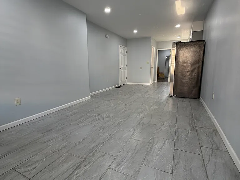 32 S 53rd St #1 — Photo 2