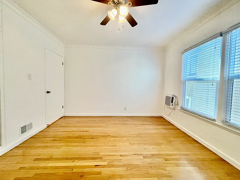 1266 N Laurel Ave #3 — Photo 17