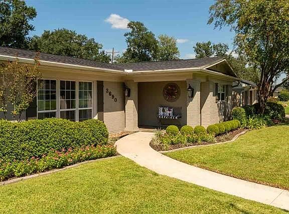 2nd image of 3690 Durwood Dr