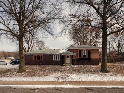 901 E Crestway Ave, Derby, KS, 67037