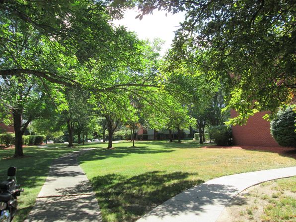 121 Cluff Crossing Rd, Salem, NH