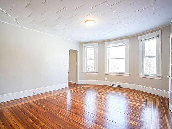 5th image of 10 River St Unit 1
