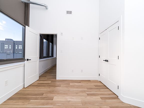 4th image of 2700 E Auburn St #11520244