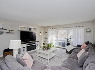 135 Nassau Dr UNIT 135, Springfield, MA 01129