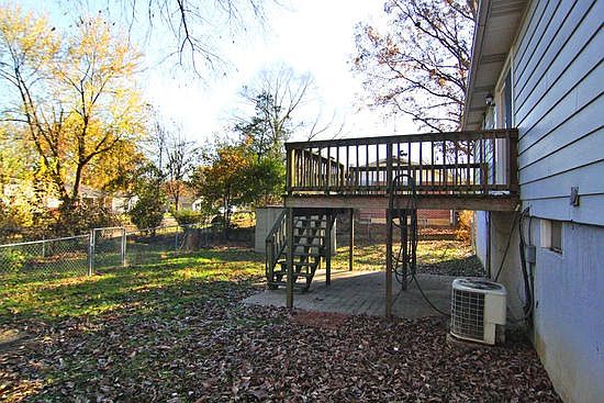 4th image of 1330 Westhill Dr
