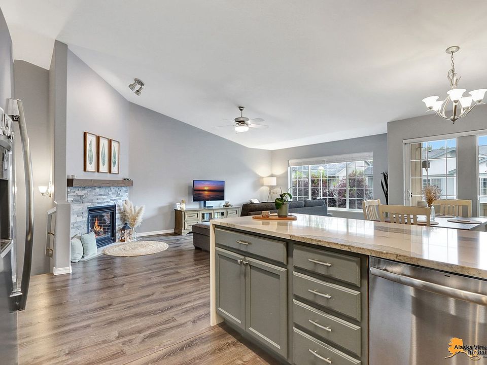 1st image of 5555 Sapphire Loop