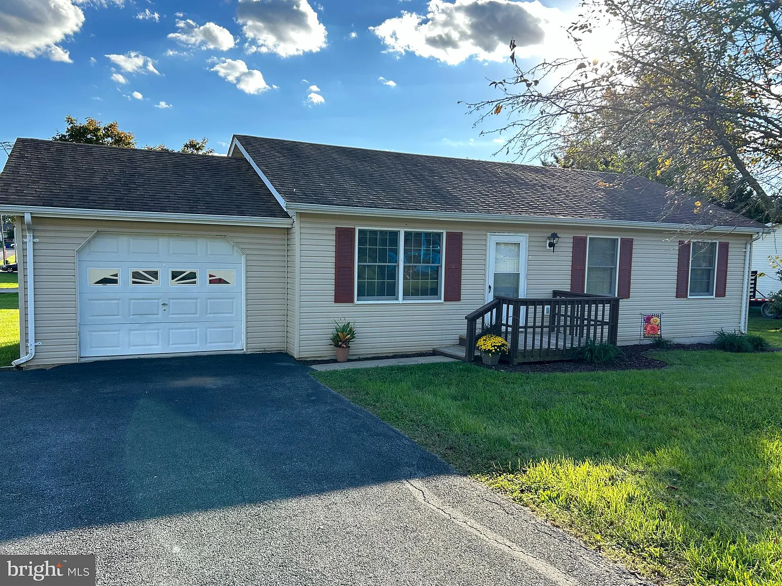 60 Putnam Dr photo 1