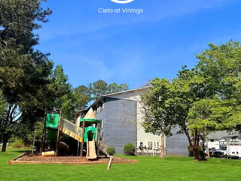 Premium Living at Cielo at Vinings - Pool, Gym & More! — Photo 10