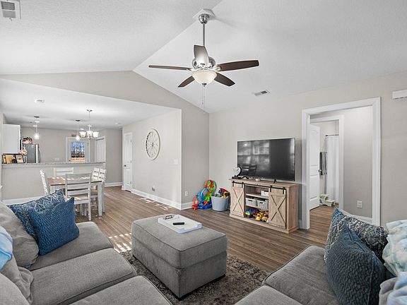 4th image of 3032 Wise Rd.