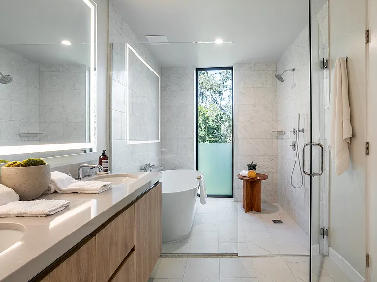 Respara Brentwood — Photo 8