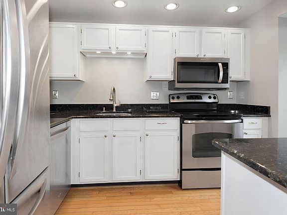 5th image of 5925 Dungeness Ln