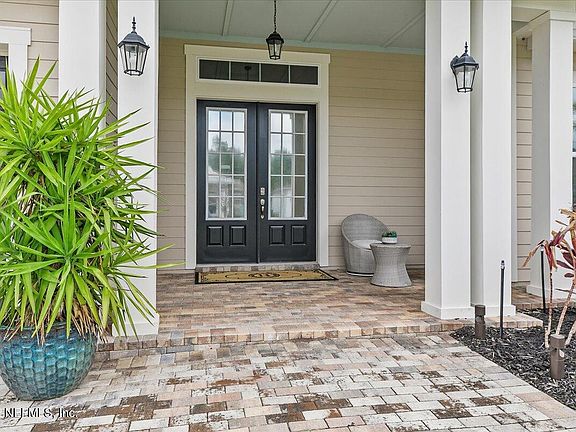 5th image of 420 Glenneyre Cir
