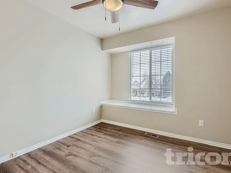5206 S Midland Dr — Photo 2