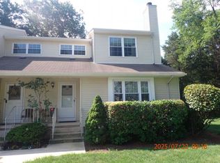 122 Sunnyvale Ct, Somerset, NJ 08873