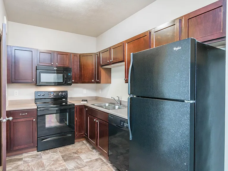 Edgerton Place Apartments — Photo 14