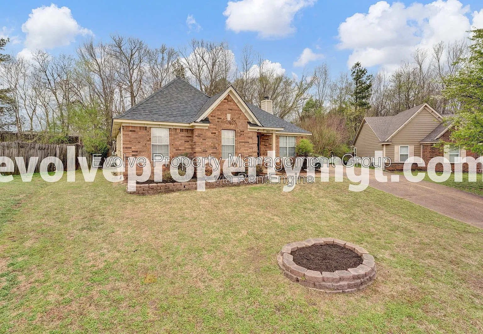 3 bed, 2.0 bath, 1100 sqft, $1,450 — Photo 1