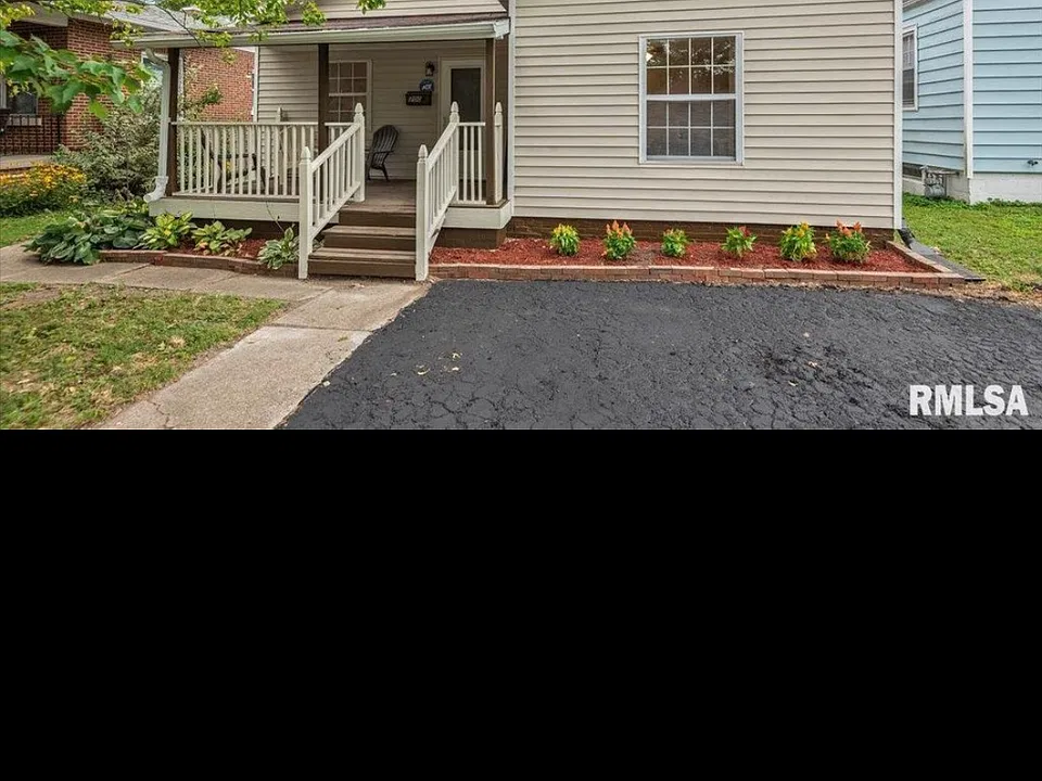 2004 S Pasfield St