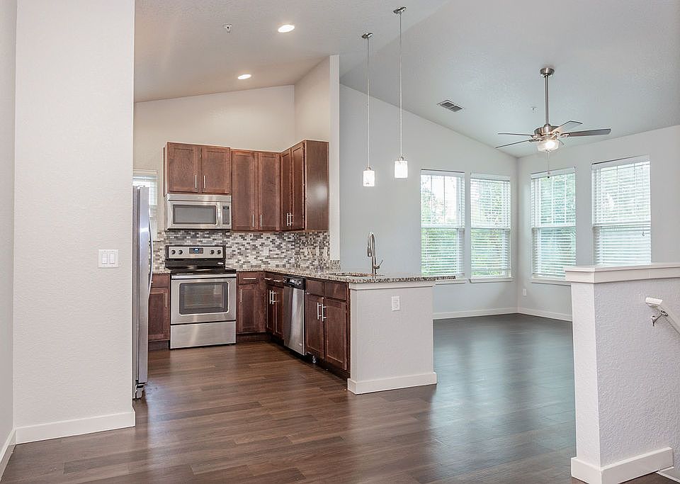 325 N Florida Ave 851050375 Apartment Rentals Deland, FL Zillow