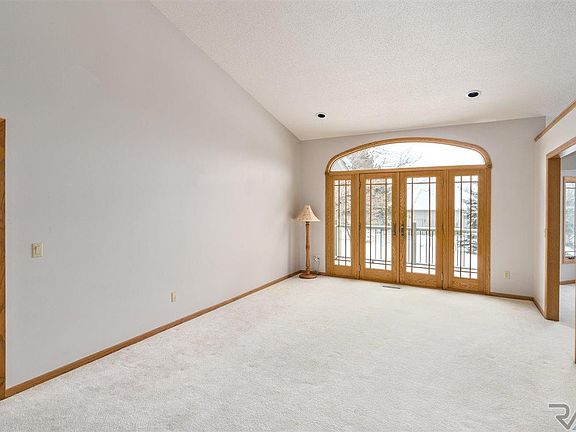 5th image of 5125 S Sweetbriar Dr