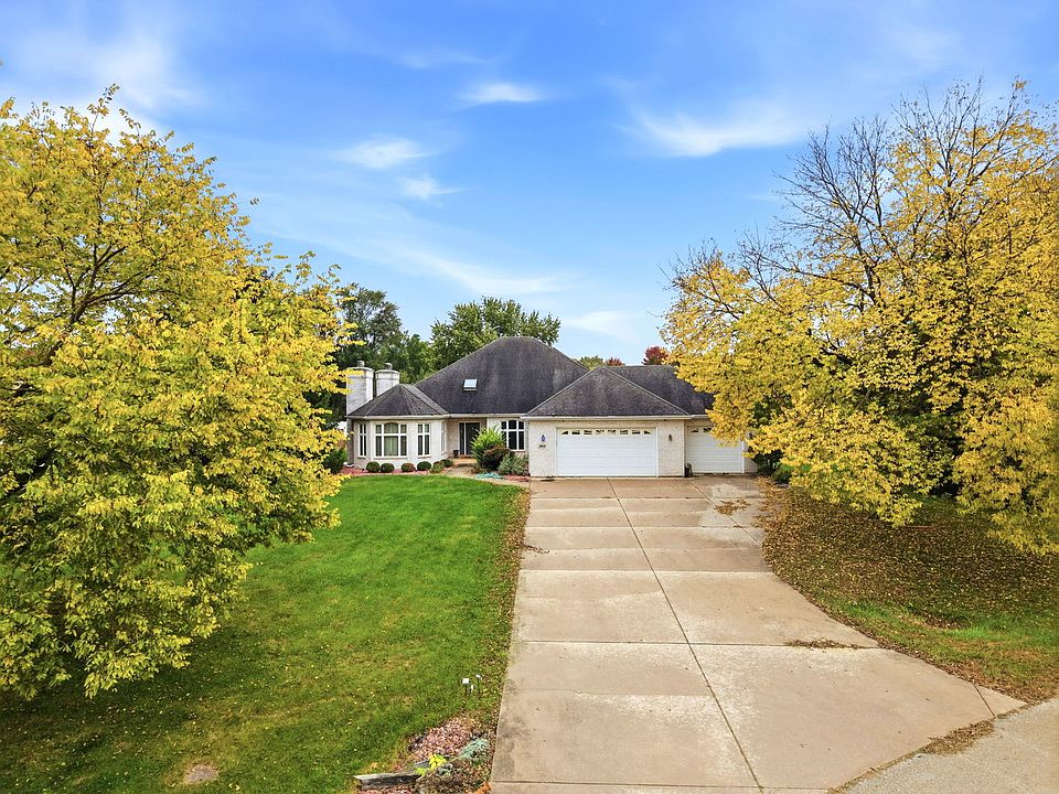 1st image of 365 E Pine Meadow Ct