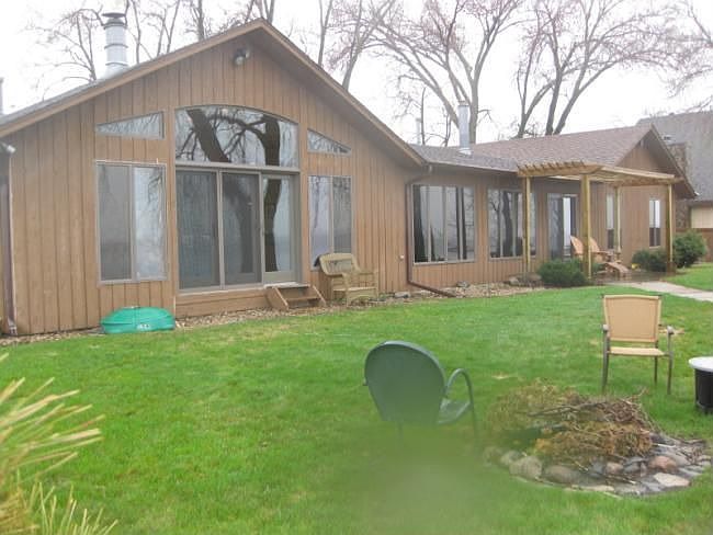 1st image of 528 S Lake Dr