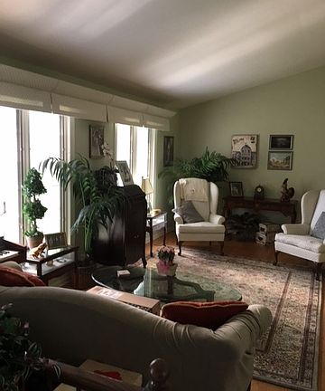 3rd image of 922 Laramie Ave