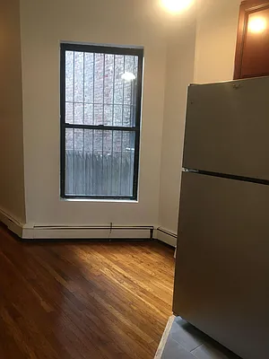 Rented by LDMI Realty Group LLC | media 26