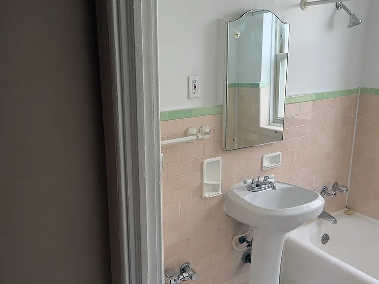 8058 S Hermitage Ave — Photo 20