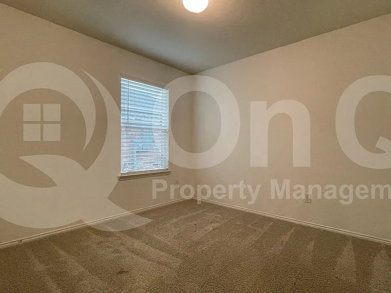 1315 Binfield Dr — Photo 11