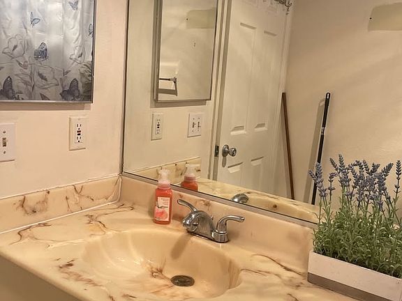 4th image of 70 N Catalina Ave APT 202