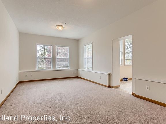 2nd image of 1806 Elm St Unit 3