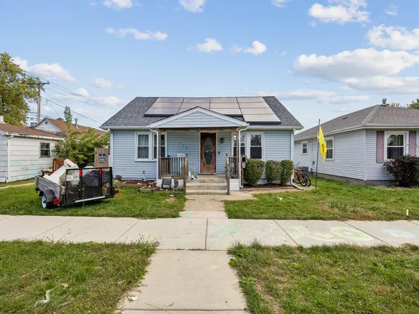 142 S Douglas Ave, Bradley, IL 60915