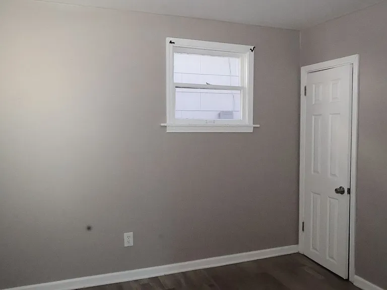 5460 Hamilton Ave — Photo 8