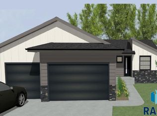 713 N Independent St, Lennox, SD 57039