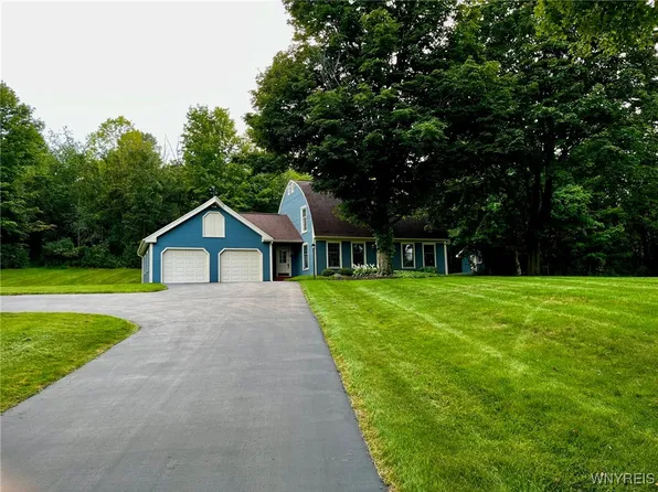 5935 Newport Rd, Camillus, NY 13031