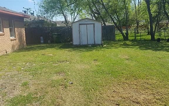 3rd image of 1002 Glynn Dr