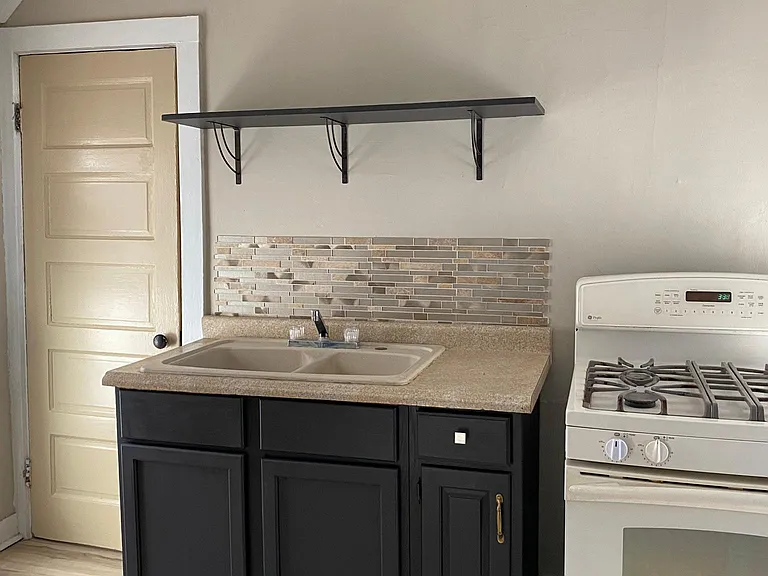 312 Summit St #2 — Photo 5