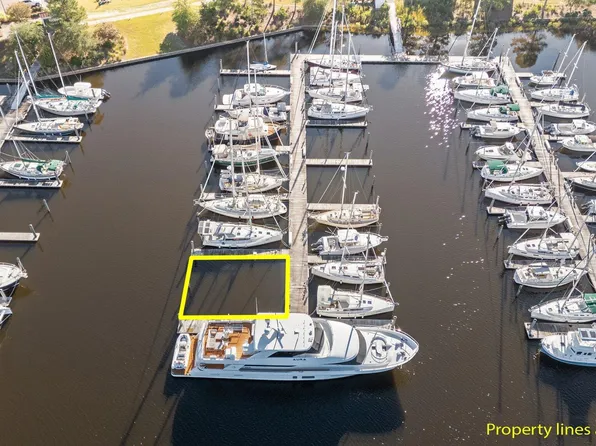 451 E Harborside Road #A35, Oriental, NC 28571