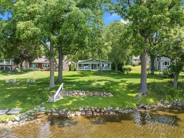 6236 Cowell Rd, Brighton, MI 48116